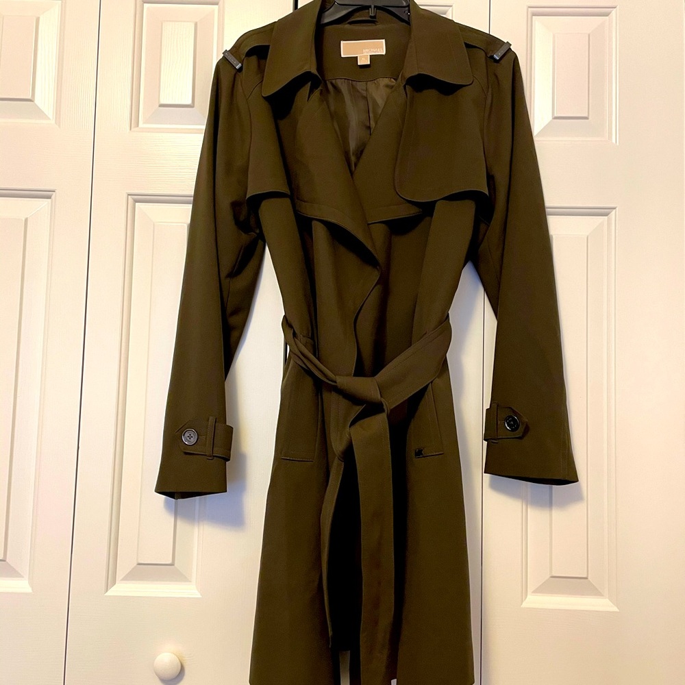 Michael Kors trench. XL